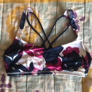 Lululemon sports bra